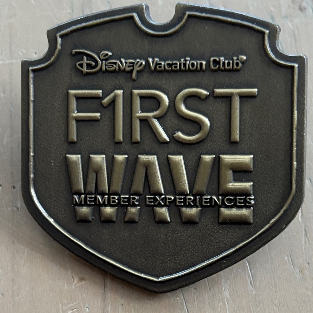 Disney Vacation Club First Wave Pin - Picture 1 of 4